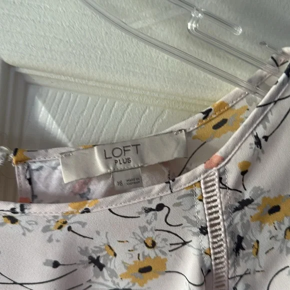 Ann Taylor LOFT Ivory Yellow Blouse - Picture 2 of 4